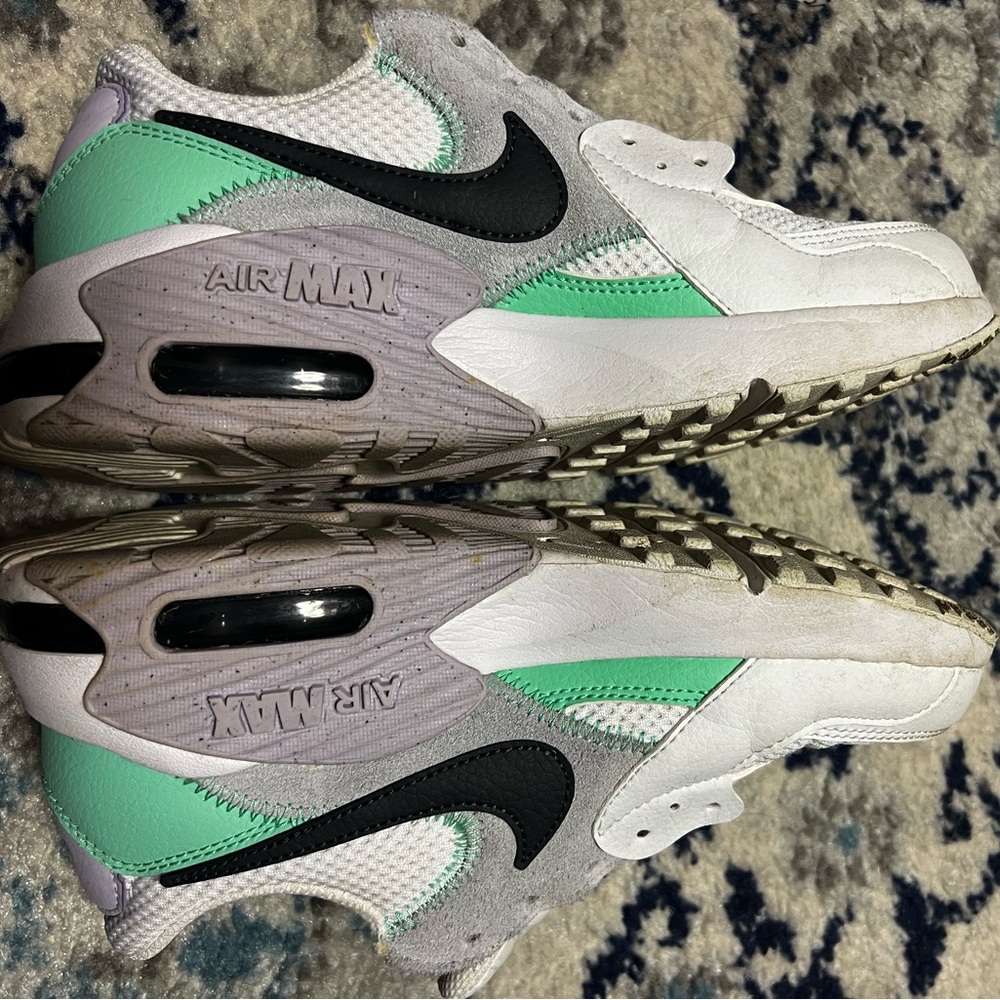 Women’s Nike Air Max Excee Size 6